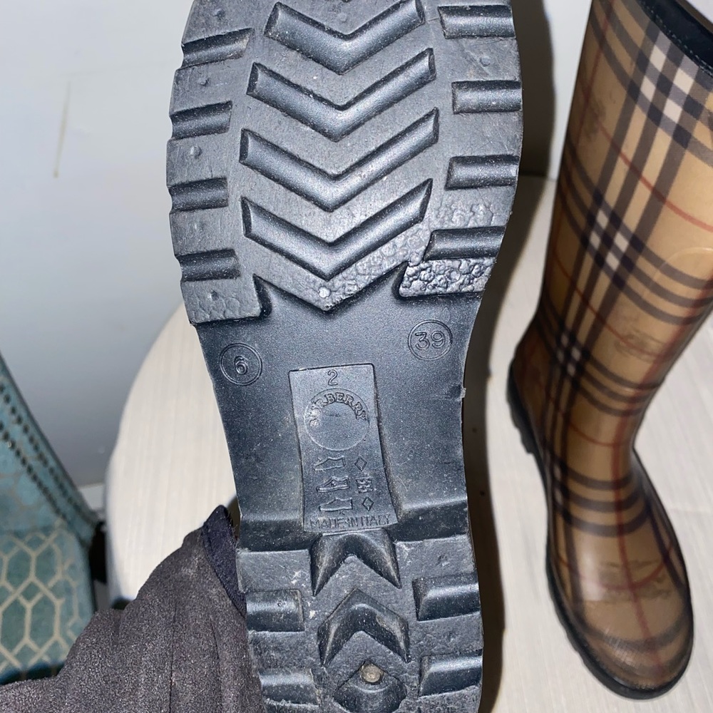 Burberry Rain boots women’s  Size 8 - Picture 2 of 4